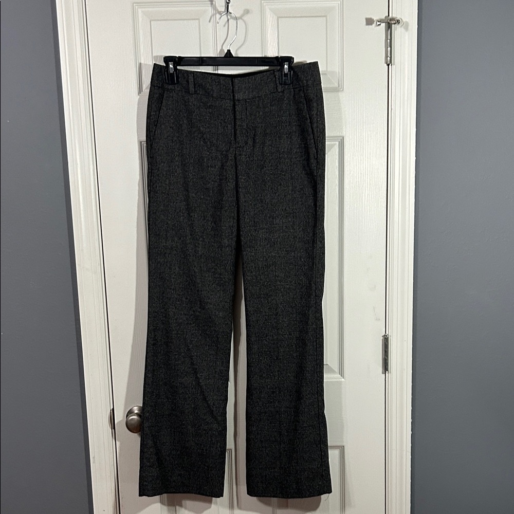 Banana Republic Martin Fit Gray Plaid Dress pants. Women’s Size 6
